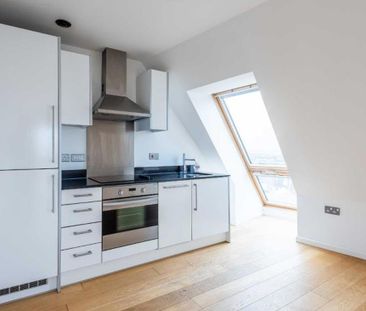 Ocean present to you this exquisite one-bedroom furnished flat for ... - Photo 5