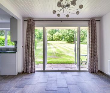 3 bedroom detached house to rent - Photo 4