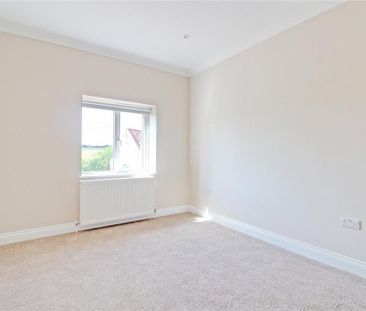 2 bedroom end of terrace house to rent - Photo 4