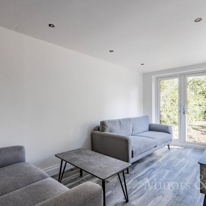 5 bedroom semi-detached house to rent - Photo 1