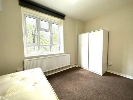 3 bedroom flat to rent - Photo 2