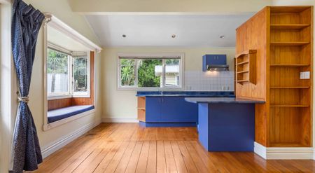 Character Home - Private & Stylish Living - Photo 4