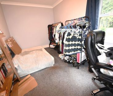 2 bedroom Flat in Montagu Drive, Leeds - Photo 5