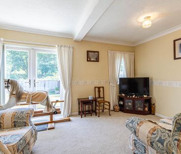 3 bedroom end of terrace house to rent - Photo 1