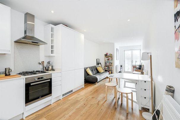 1 bedroom flat to rent - Photo 1