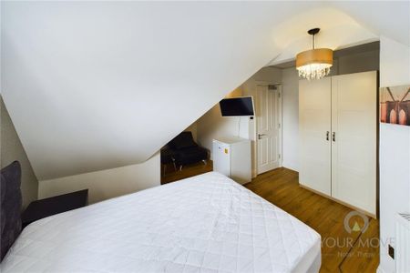 1 bedroom in a house share to rent - Photo 5