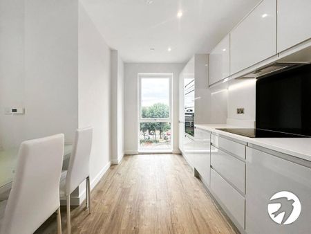 3 bedroom flat to rent - Photo 5