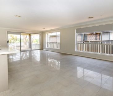 Relaxed Living Backing Onto Nature Reserve - Photo 2