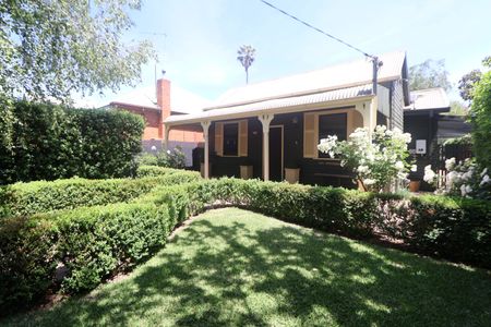 124 Docker Street Wagga Wagga NSW - Photo 4