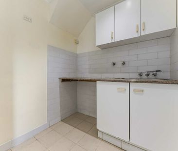 Modern & Convenient Living in Mount Warren Park - Photo 4