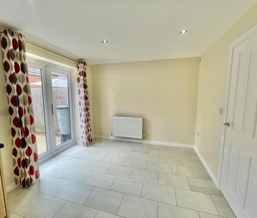 3 bedroom semi-detached house to rent - Photo 3