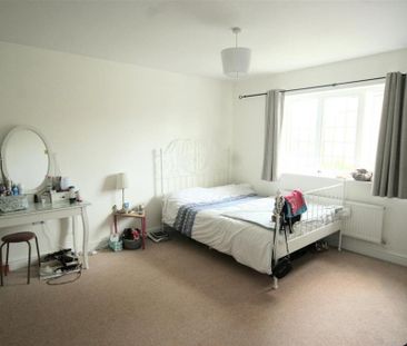 4 bedroom detached house to rent - Photo 1