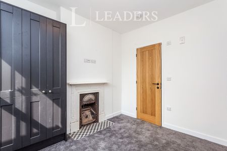 2 bedroom apartment to rent High Street, Hurstpierpoint, Hassocks, West Sussex, BN6 - Photo 3