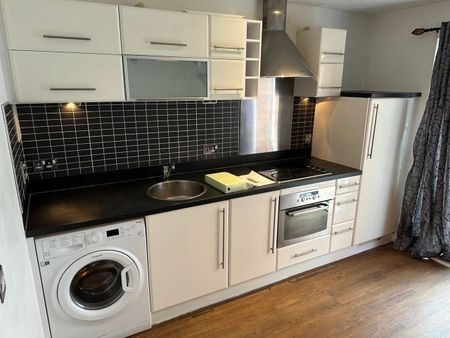 Studio Flat, Oceana Boulevard, SO14 - Photo 3