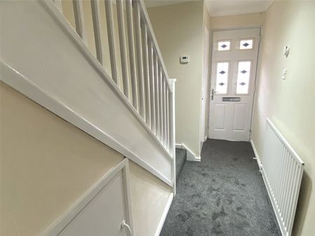 5 Bedroom House To Rent - Photo 4