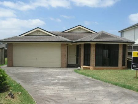 Modern Family Haven in Prime Kellyville Ridge Location - Photo 2