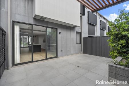 Modern Tri-Level Home in a Prime Edmondson Park Location! - Photo 3