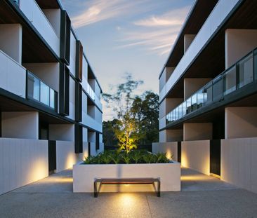 Contemporary 2 Bedroom 2 Bathroom Apartment within walking distance... - Photo 1