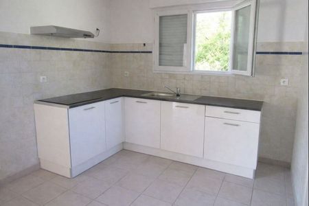 Location Maison 4 pièces 103m² - Photo 2