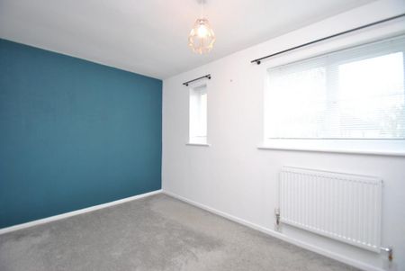 2 bedroom end of terrace house to rent - Photo 5