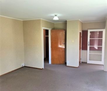 Spacious Family Home in Prime Location – Vardon This tidy three-bed... - Photo 5