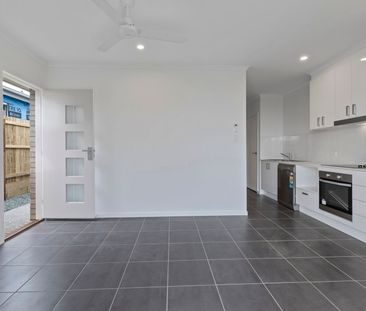 TIDY DUPLEX AVAILABLE NOW! - Photo 3