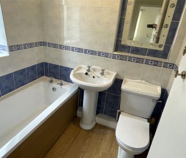 2 bedroom end of terrace house to rent - Photo 6