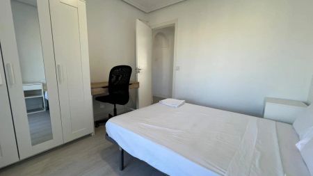 Room in a shared 3-bedroom apartment for rent in Pilar - Photo 3