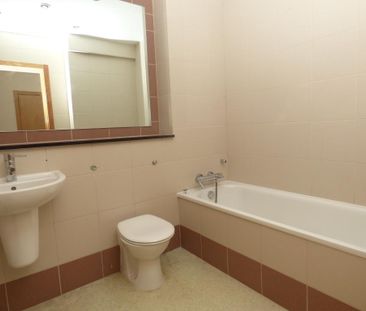 2 Bed Flat, East Float Quay, CH41 - Photo 4