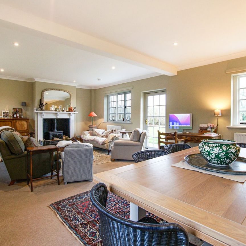 A rare opportunity to rent a spacious four-bedroom detached home, nestled in a quiet, rural location in the heart of the West Dean Estate - Photo 1