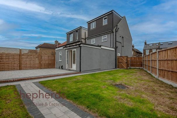 4 bedroom detached house to rent - Photo 1