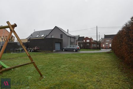 Instapklare Half-open woning met 3 slpk., terras, grote tuin, een ruime garage ((35 m²) en oprit voor meerdere wagens - Foto 5