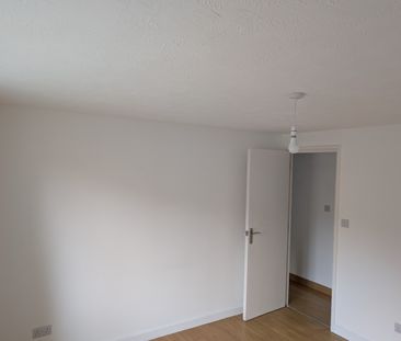 1 Bed Flat, Butlers Close, BS5 - Photo 2