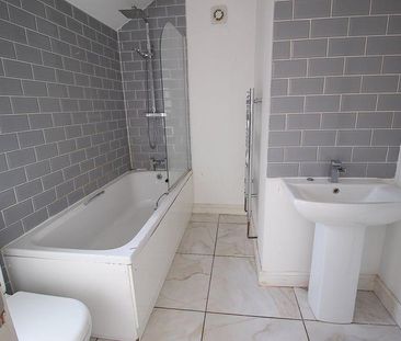 3 bedroom terraced house to rent - Photo 6