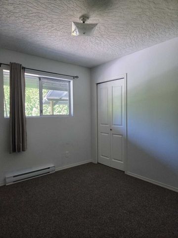 Located in a great location of Willow Point across from the sportsplex (Campbell River) - Photo 3