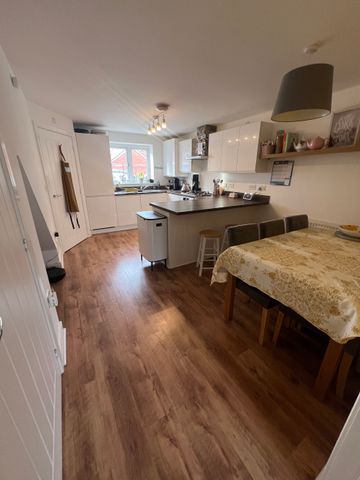 NEWTON LEYS - 3 BEDROOM HOUSE - Photo 3