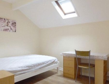 4 bedroom terraced house to rent - Photo 4