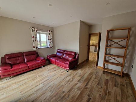 2 bedroom barn conversion to rent - Photo 2