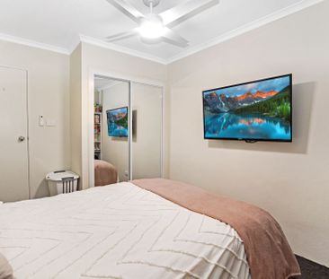 Gosford - Photo 2