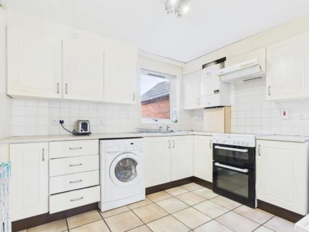 Flat 3, Belmont Church Mews,, 65 - Photo 4