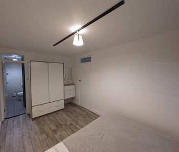 Modern Inner-City Living - Stylish Apartment in Prime West Perth Lo... - Photo 4