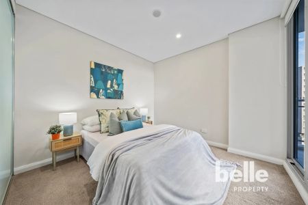 Substantial apartment within walking distance to shops and Light Rail For Rent - Photo 2