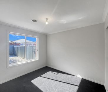 37 Oscar Drive, Sebastopol - Photo 2