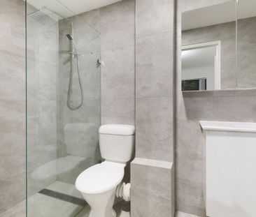 Stylish Apartment Offering Comfort & Convenience - Photo 6