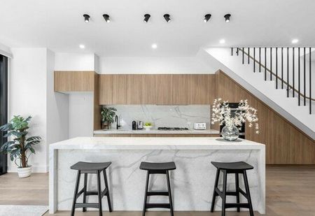 SUN DENCHED, LOW MAINTENANCE HOME IN AN EXCLUSIVE BRIGHTON ENCLAVE - Photo 2