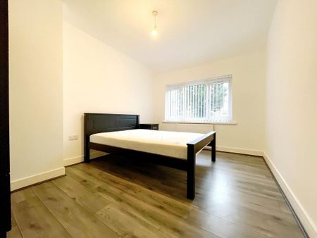 1 bedroom in a house share to rent - Photo 3