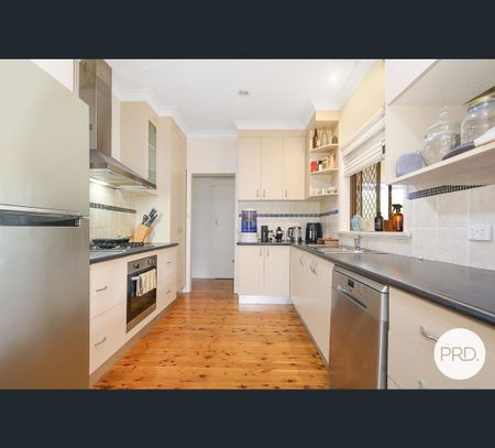 210 Fletcher Street, East Albury, NSW 2640 - Photo 4