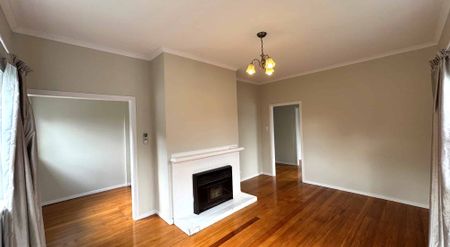 Stand Alone 2 Bedroom Home - Photo 4