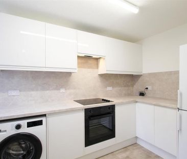 2 bedroom end of terrace house to rent - Photo 5