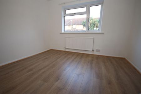 1 bedroom Maisonette to let - Photo 3